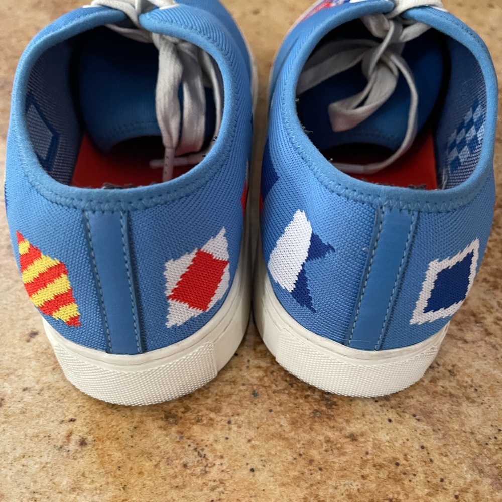 Shoes - Picture 5 of 7